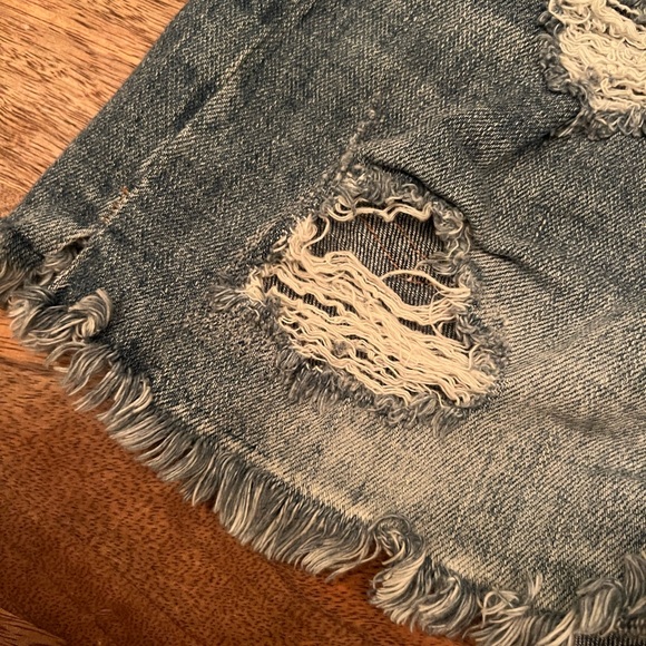 ✨ JOE’S JEANS HIGH WAISTED DISTRESSED DENIM SHORTS - SIZE 24 - Picture 4 of 4
